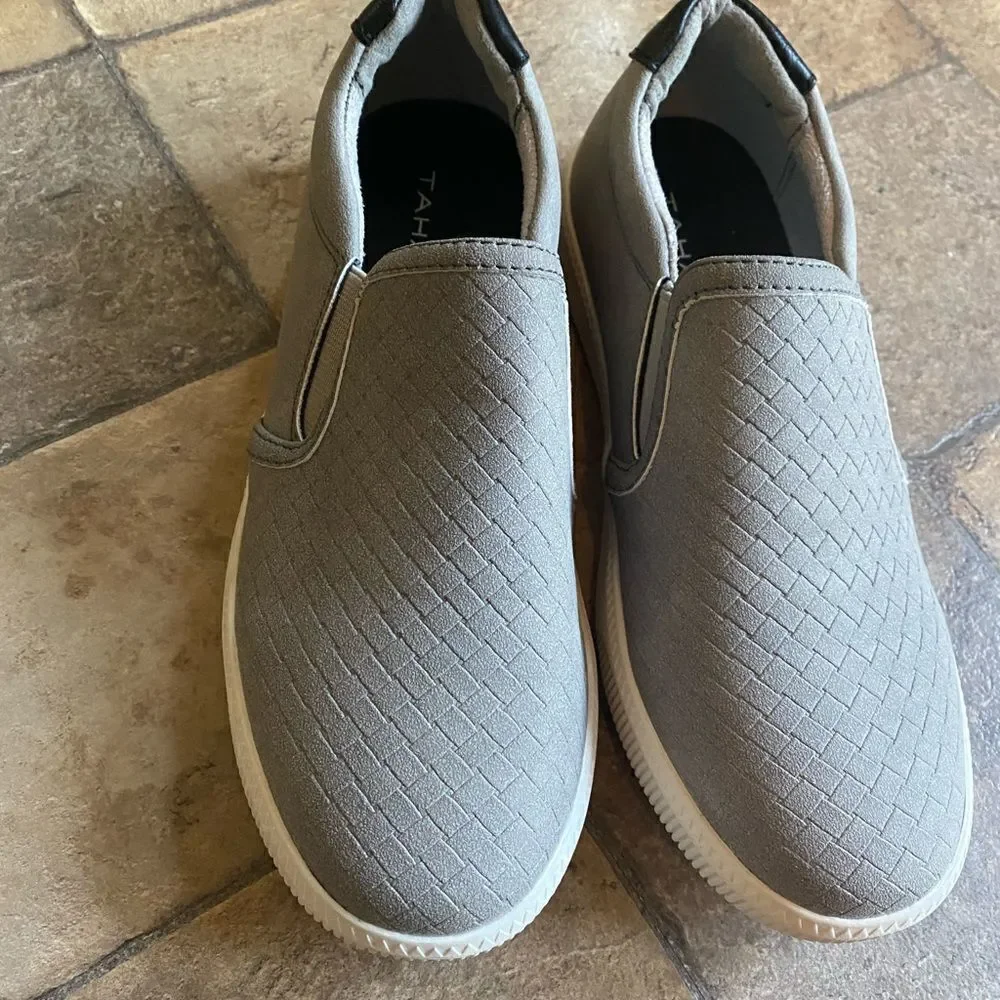 Tahari Slip-on Sneakers Sz 5